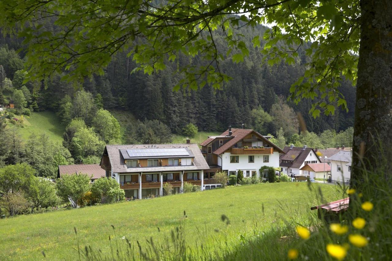 Isoldes Landhaus ไบเออร์สบรอนน์ ภายนอก รูปภาพ